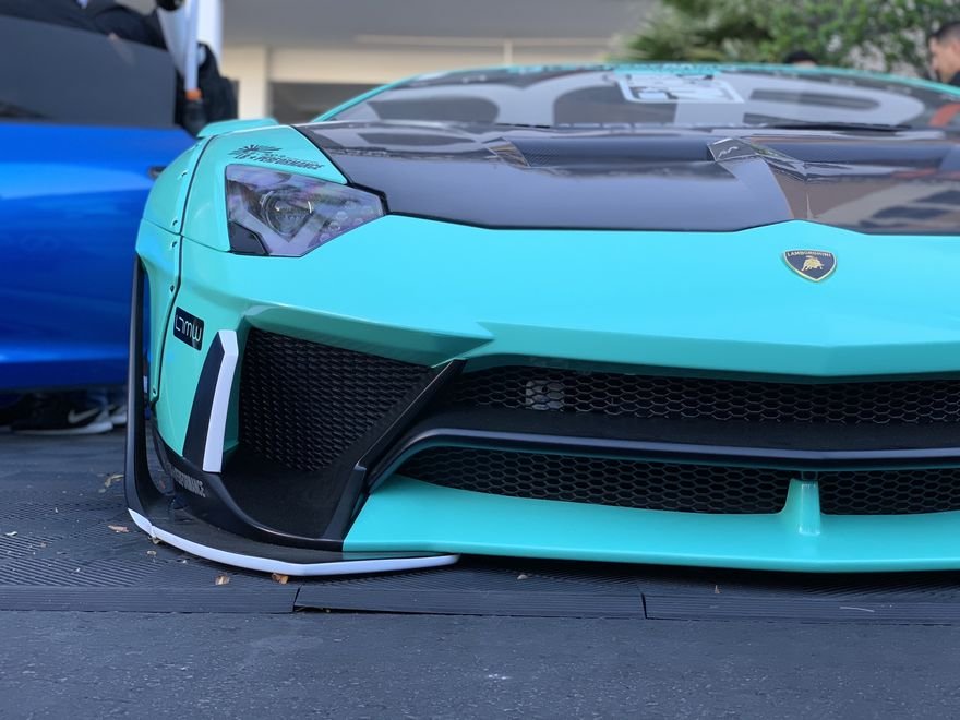 Lamborghini turquesa customizada