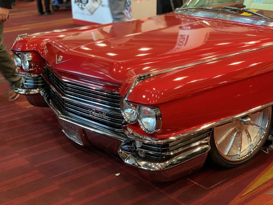 Clássico vermelho com frente cromada