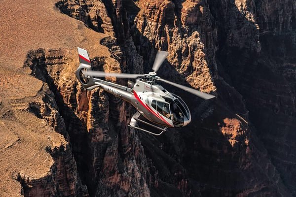 Sobrevoo de helicóptero no Grand Canyon